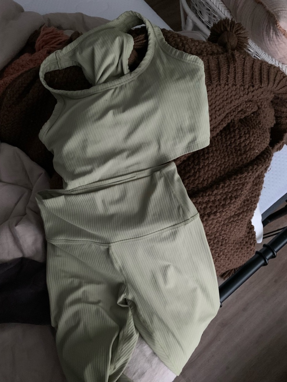 Ribbed Active Set